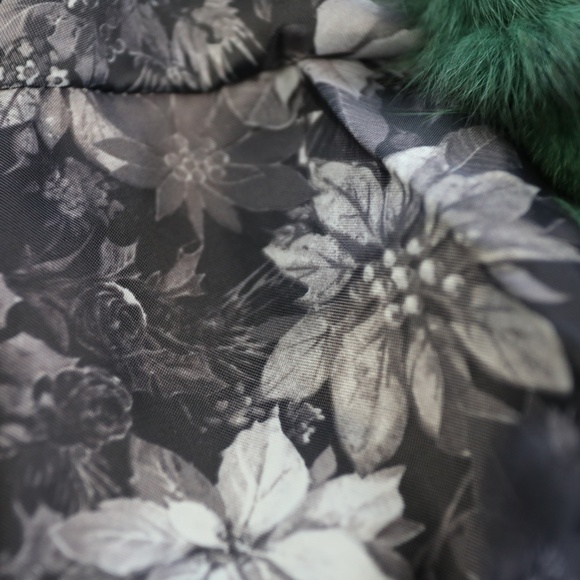 GREEN AND BLACK FUR JACKET - Picture 8 of 9